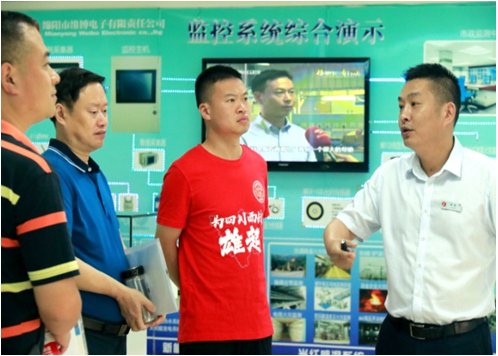 游仙區(qū)肖龍明常委到維博公司調(diào)研法治保障工作